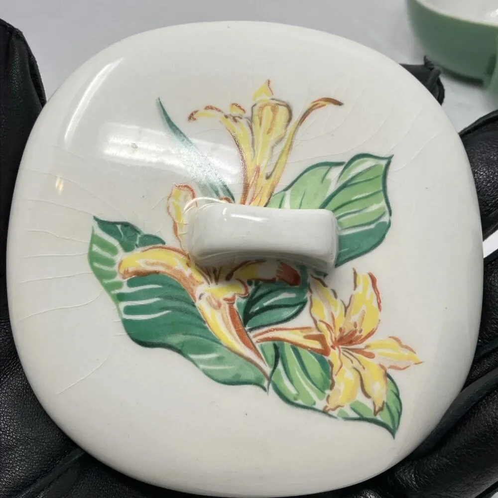 Taylor Smith Taylor Conversation DAYLILY  Covered Sugar Bowl w/Lid Day Lily